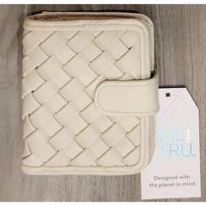 NWT Time and Tru Wallet